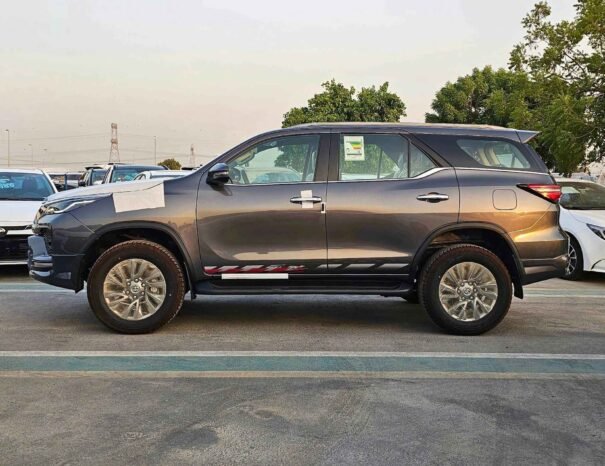 TOYOTA FORTUNER SR5 ADVENTURE 2025 БЕНЗИН V6 4.0L A/T