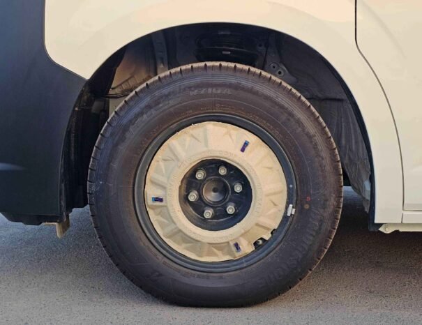TOYOTA HIACE CARGO TOIT MOYEN 2026 ESSENCE 3,5 L V6 A/T