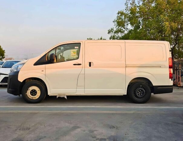 TOYOTA HIACE CARGO TOIT MOYEN 2026 ESSENCE 3,5 L V6 A/T