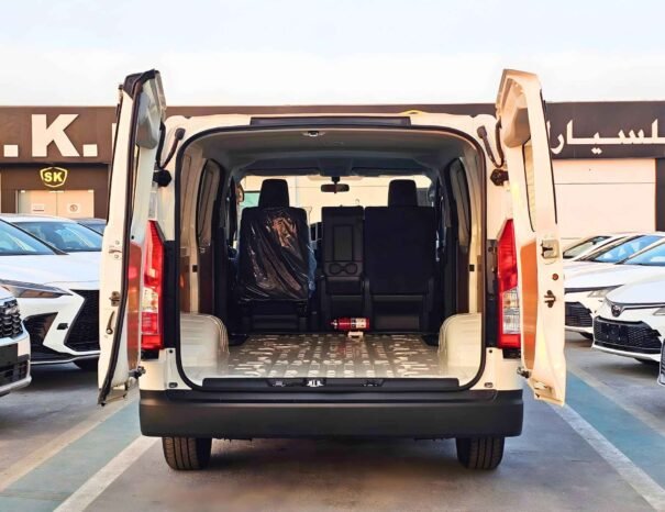 TOYOTA HIACE CARGO TOIT MOYEN 2026 ESSENCE 3,5 L V6 A/T
