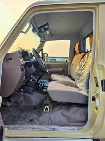 TOYOTA LAND CRUISER PICKUP Image 7