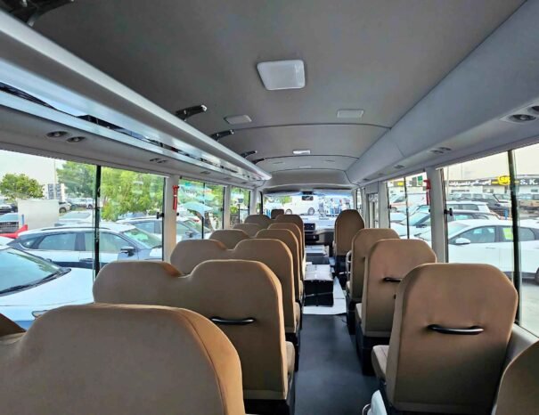 TOYOTA COASTER 23-СТР. ДВУХЦВЕТНЫЙ 2025 БЕНЗИН 2.7 Л V4 МКПП
