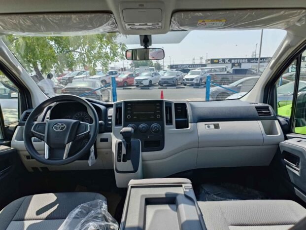 شاحنة نقل تويوتا هايس ذات سقف قياسي موديل 2023، بنزين V6 A/T