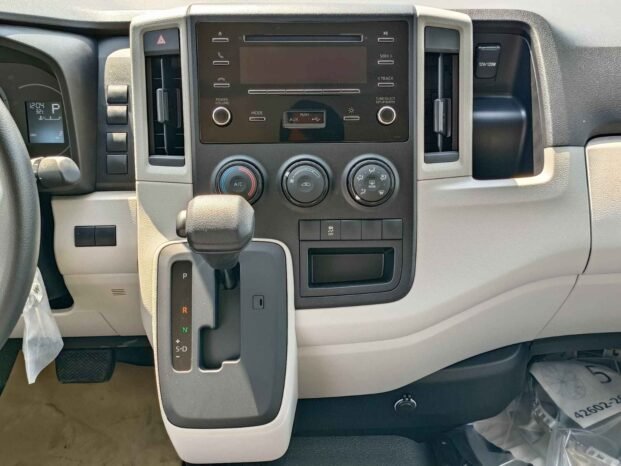شاحنة نقل تويوتا هايس ذات سقف قياسي موديل 2023، بنزين V6 A/T