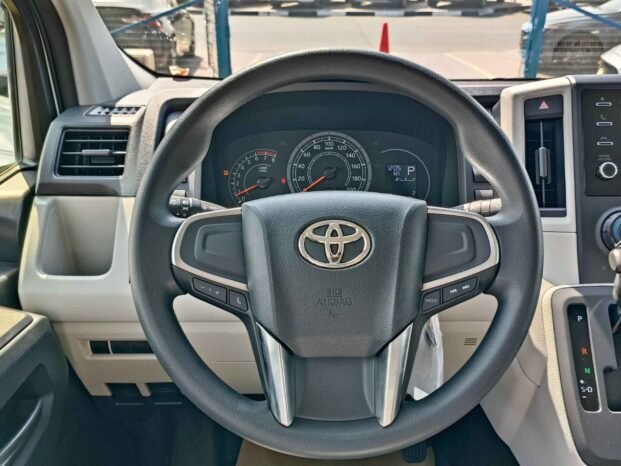 شاحنة نقل تويوتا هايس ذات سقف قياسي موديل 2023، بنزين V6 A/T