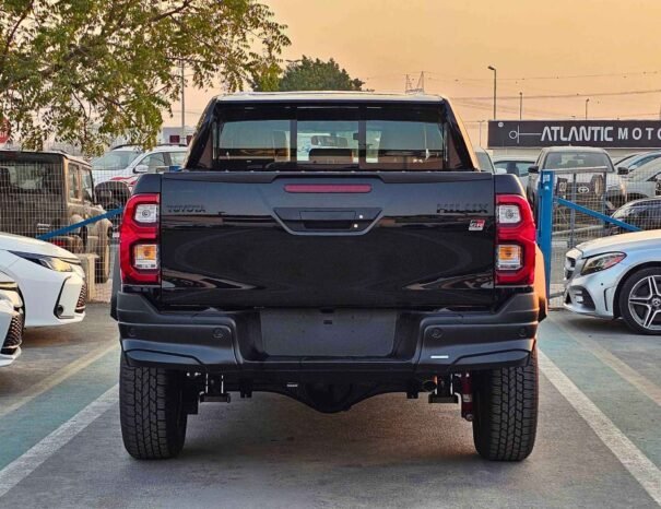 تويوتا هايلكس جي آر سبورت 2025 بنزين V6 سعة 4.0 لتر ناقل حركة أوتوماتيكي
