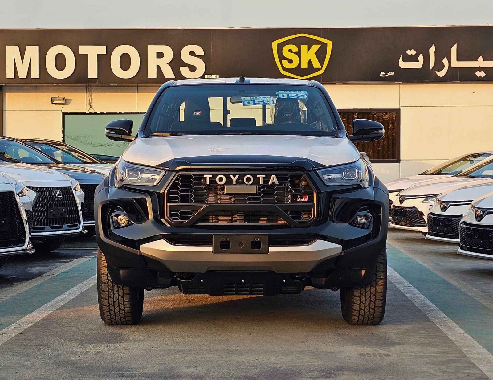 تويوتا هايلكس جي آر سبورت 2025 بنزين V6 سعة 4.0 لتر ناقل حركة أوتوماتيكي