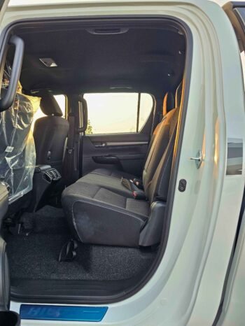 TOYOTA HILUX Image 6