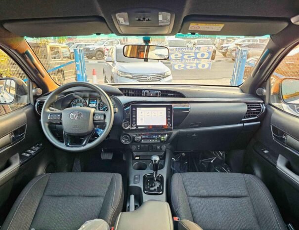 TOYOTA HILUX ADVENTURE 2025 PETROL V6 4.0L A/T