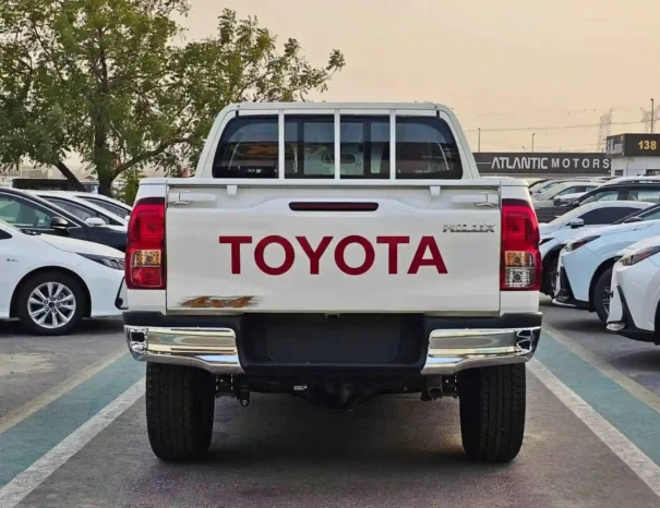 TOYOTA HILUX Image 10