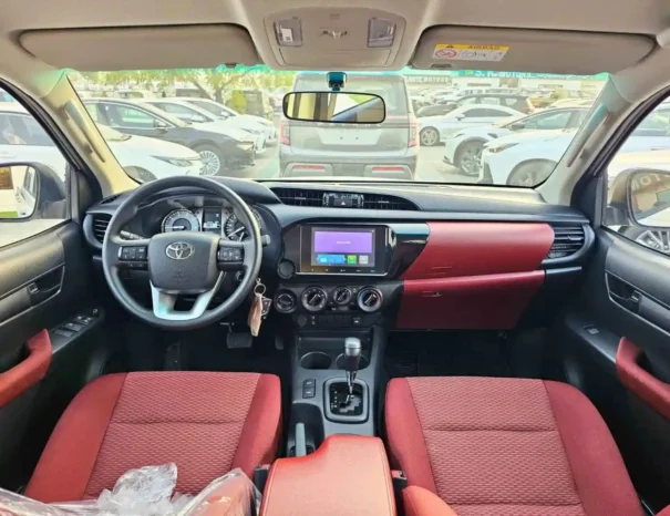 TOYOTA HILUX Image 3