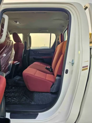 TOYOTA HILUX Image 5