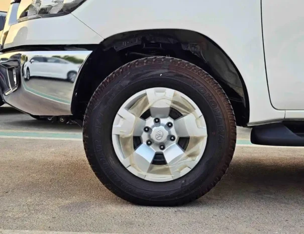 TOYOTA HILUX Image 7