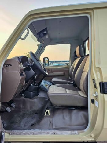 TOYOTA LAND CRUISER PICKUP Image 7