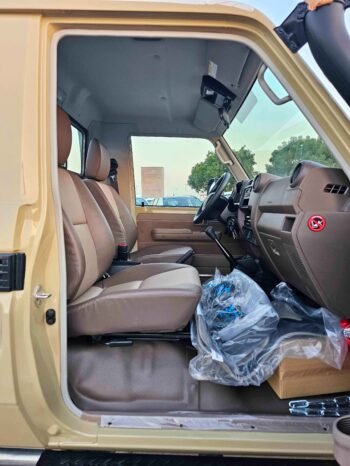TOYOTA LAND CRUISER PICKUP Image 6