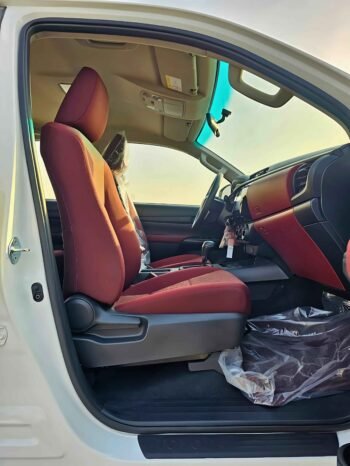 TOYOTA HILUX Image 8