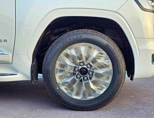 TOYOTA LANDCRUISER Image 20