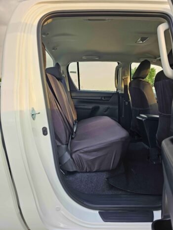 TOYOTA HILUX Image 3