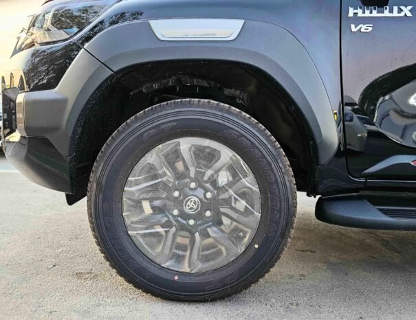 TOYOTA HILUX Image 8