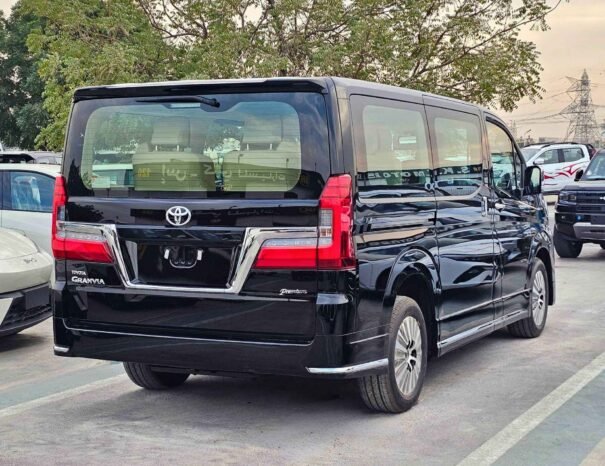 TOYOTA GRANVIA Image 16