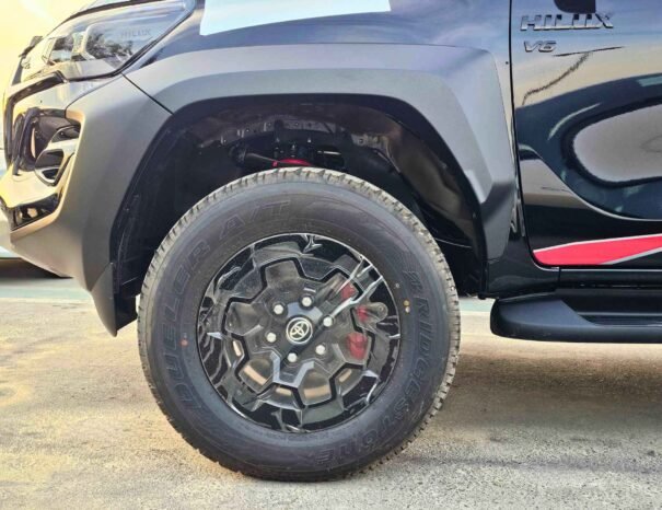 TOYOTA HILUX Image 8