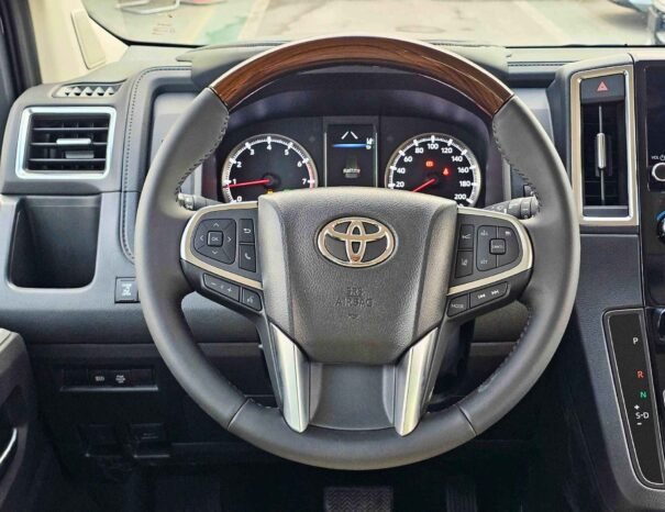 TOYOTA GRANVIA Image 2
