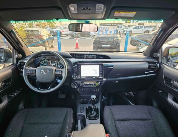 TOYOTA HILUX Image 3