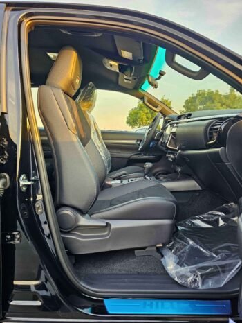 TOYOTA HILUX Image 6