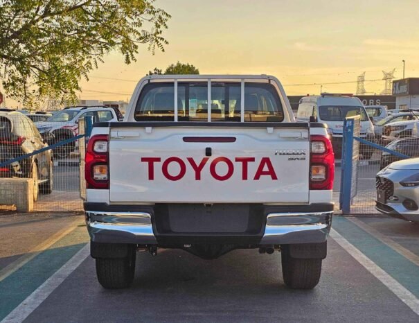 TOYOTA HILUX Image 11