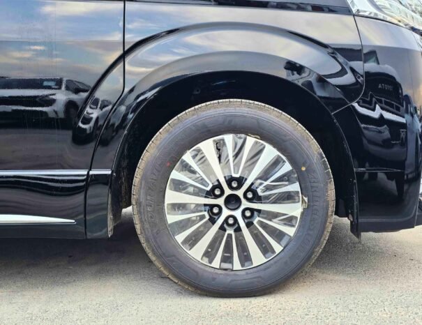 TOYOTA GRANVIA Image 20