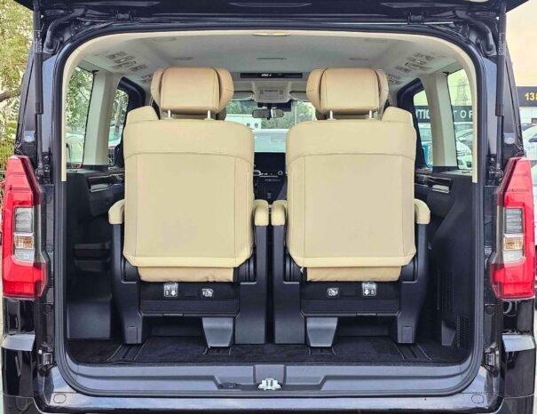 TOYOTA GRANVIA Image 19