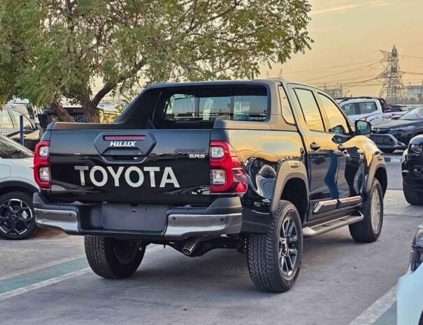 TOYOTA HILUX Image 10