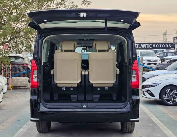 TOYOTA GRANVIA Image 18