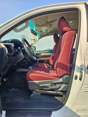 TOYOTA HILUX Image 9