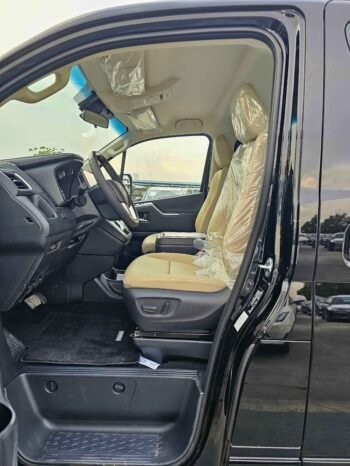 TOYOTA GRANVIA Image 12