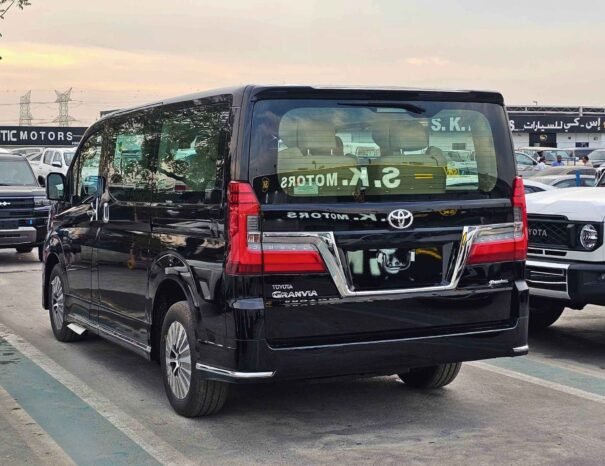 TOYOTA GRANVIA Image 17