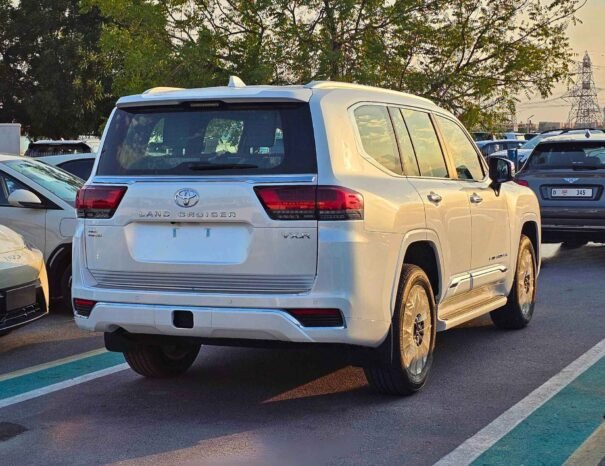 TOYOTA LANDCRUISER Image 16