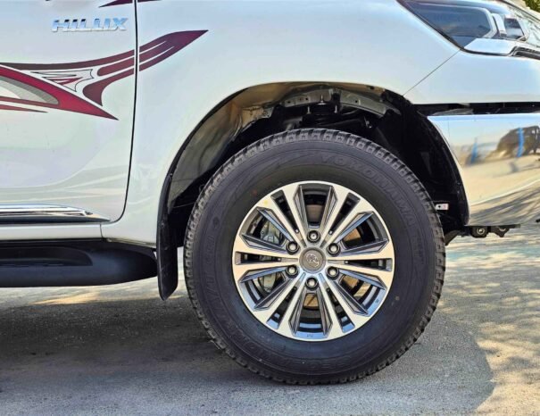 TOYOTA HILUX Image 10