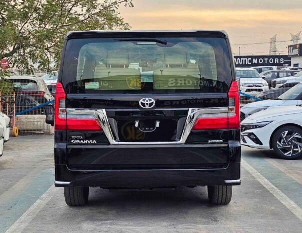 TOYOTA GRANVIA Image 15