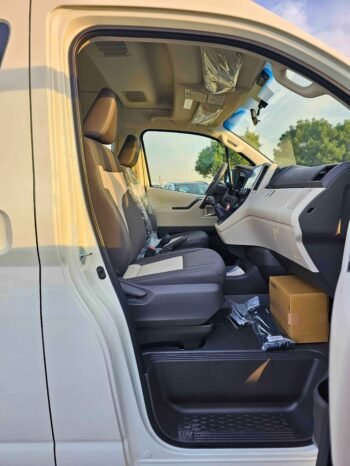 TOYOTA HIACE Image 7