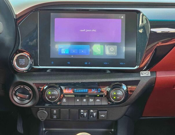 TOYOTA HILUX Image 4