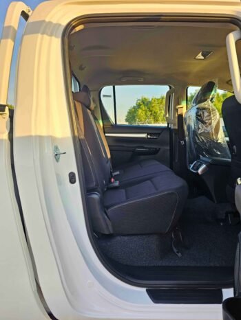 TOYOTA HILUX Image 4