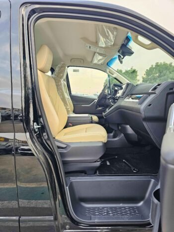 TOYOTA GRANVIA Image 11