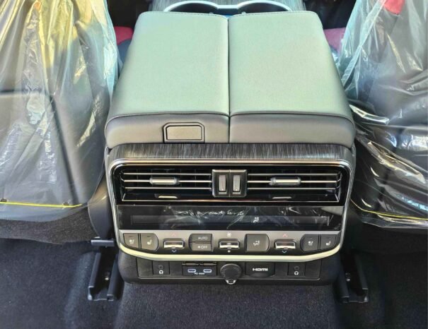 TOYOTA LANDCRUISER Image 10