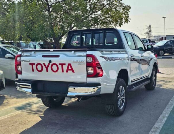 TOYOTA HILUX Image 12