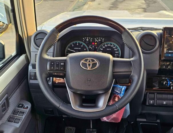 TOYOTA LANDCRUISER HARD-TOP Image 4