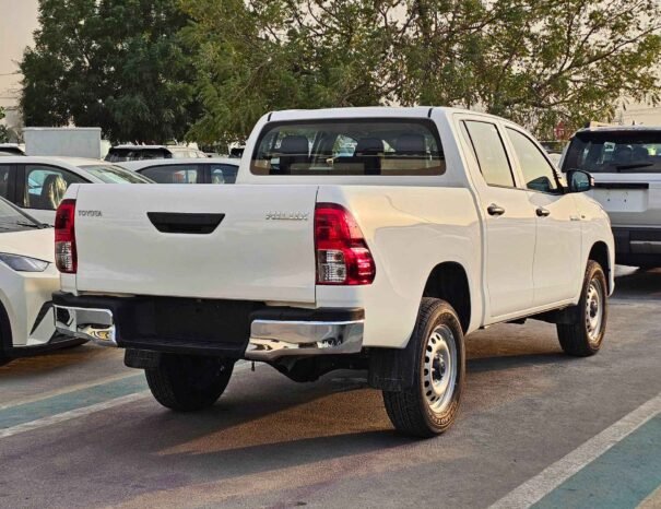 TOYOTA HILUX Image 10