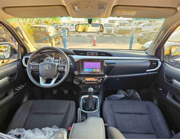 TOYOTA HILUX Image 3