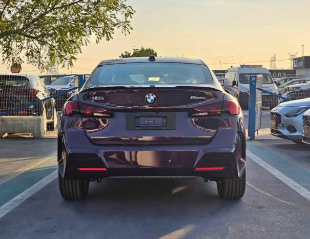 BMW 225L Image 11