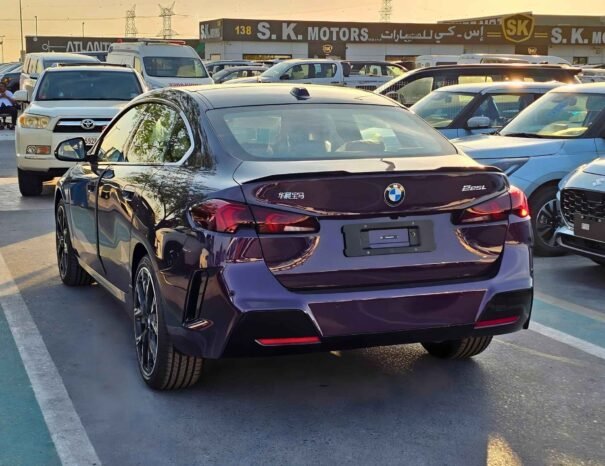 BMW 225L Image 9
